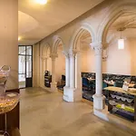 Mercure Centre Hotel 4*
