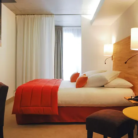 Mercure Centre Hotel 4*