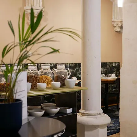 Mercure Centre 4* פואטייה