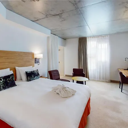 Mercure Centre 4* פואטייה